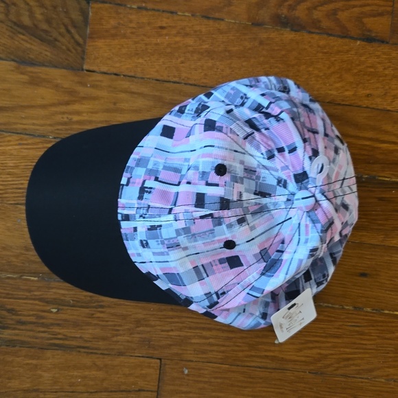 Glove It Ballcap for Women - Picture 4 of 4